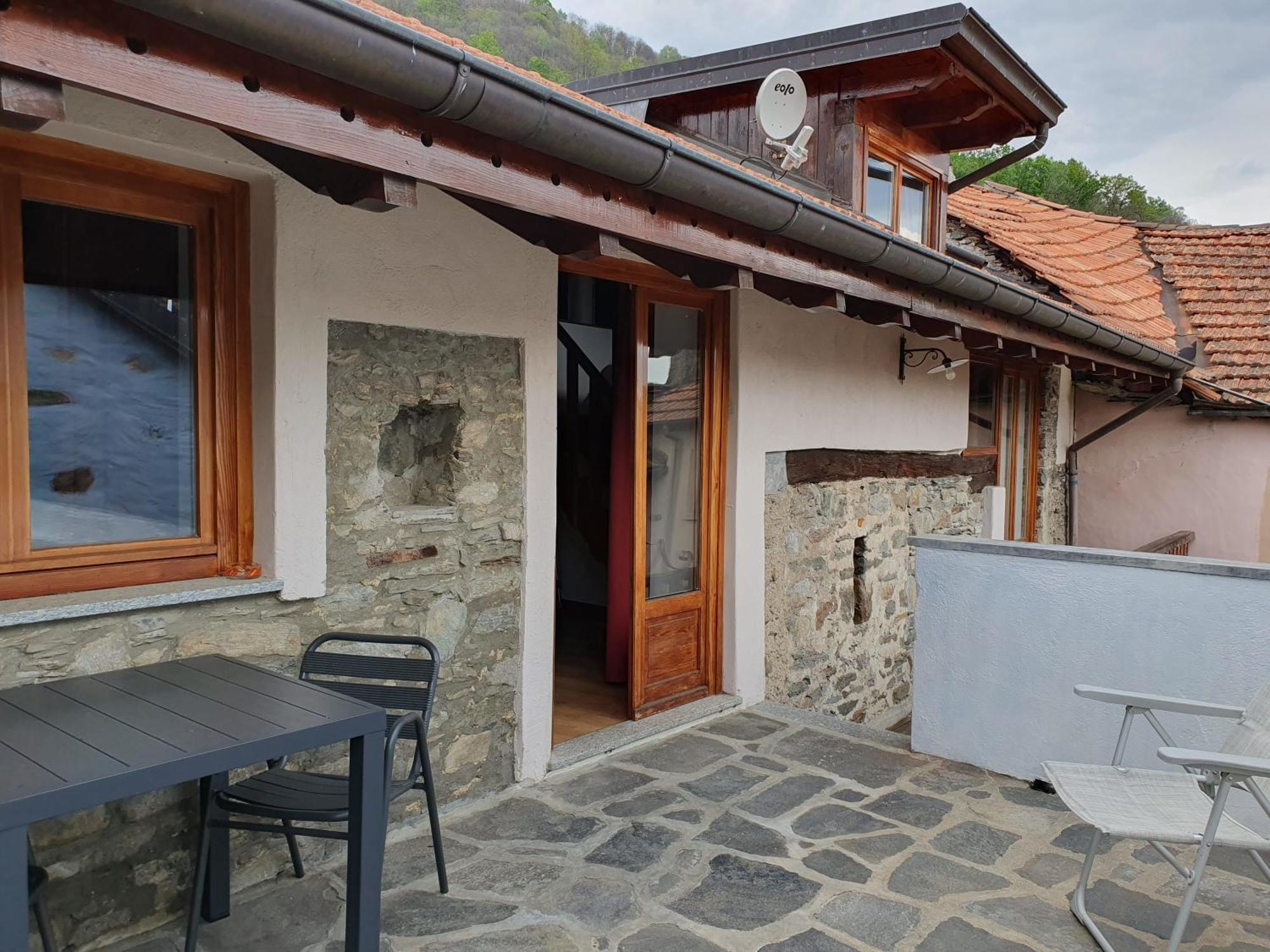 Appartamenti Vacanze E Camere Roccetta Fiorita Pettenasco Room photo