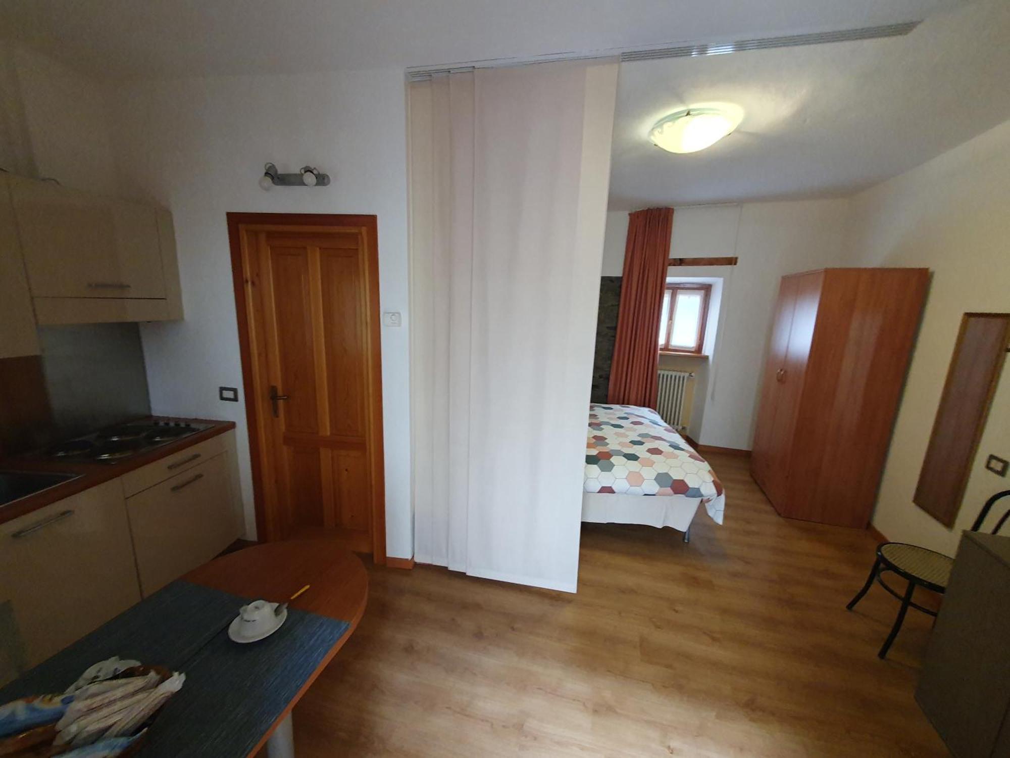 Appartamenti Vacanze E Camere Roccetta Fiorita Pettenasco Room photo