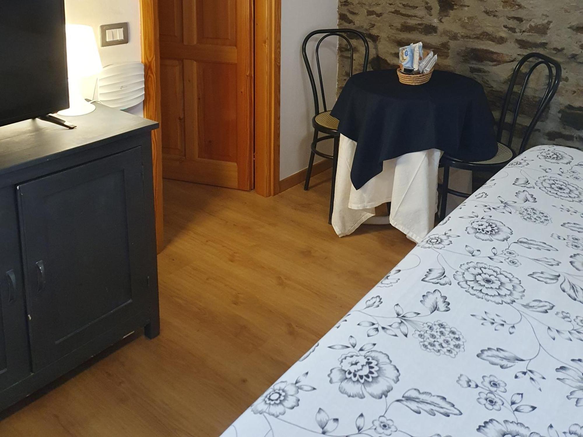 Appartamenti Vacanze E Camere Roccetta Fiorita Pettenasco Room photo
